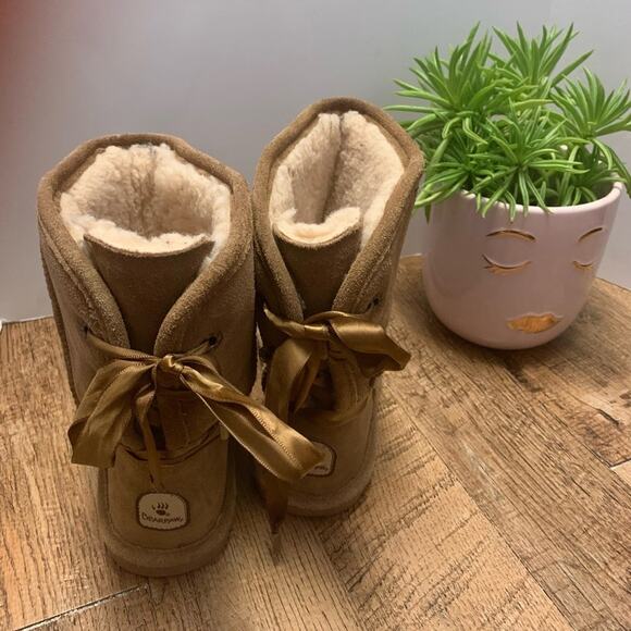 BEARPAW Hickory ELIZABETH II Suede BOOTIE Women WOOL LINING Like NEW SIZE 7 US - Picture 2 of 11